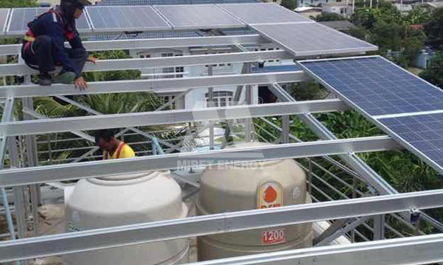 태국의 태양 전지 패널 지붕 고정 장치