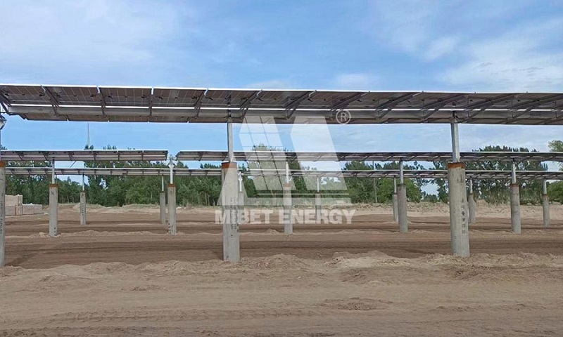 중국 동북 지역의 50MW 스마트 수평 단일 축 태양 전지 패널 추적 시스템 프로젝트
