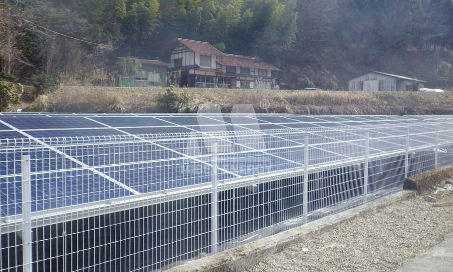 일본의 태양광 공원을 위한 태양열 건설 울타리