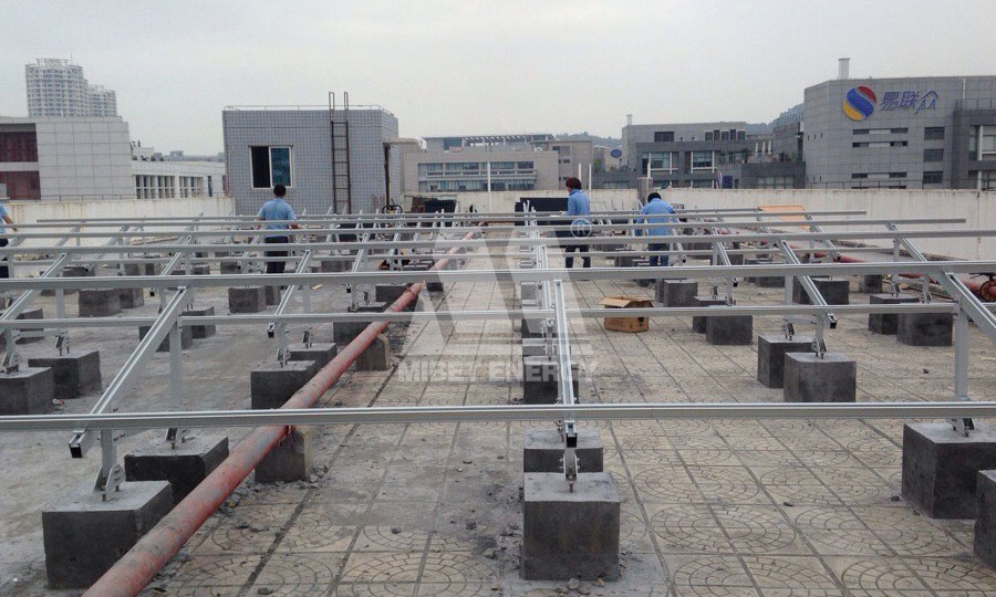 중국의 태양 전지 패널 지붕 마운트